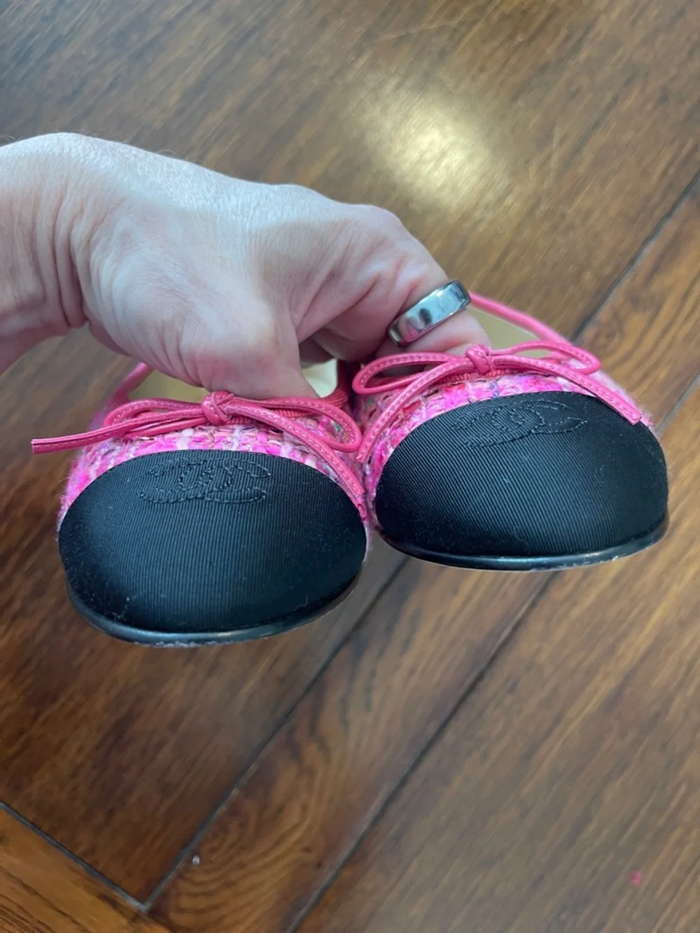 CHANEL Hot Pink Tweed Ballet Flats with Black Cap-Toe and Bow 38.5C multicolor